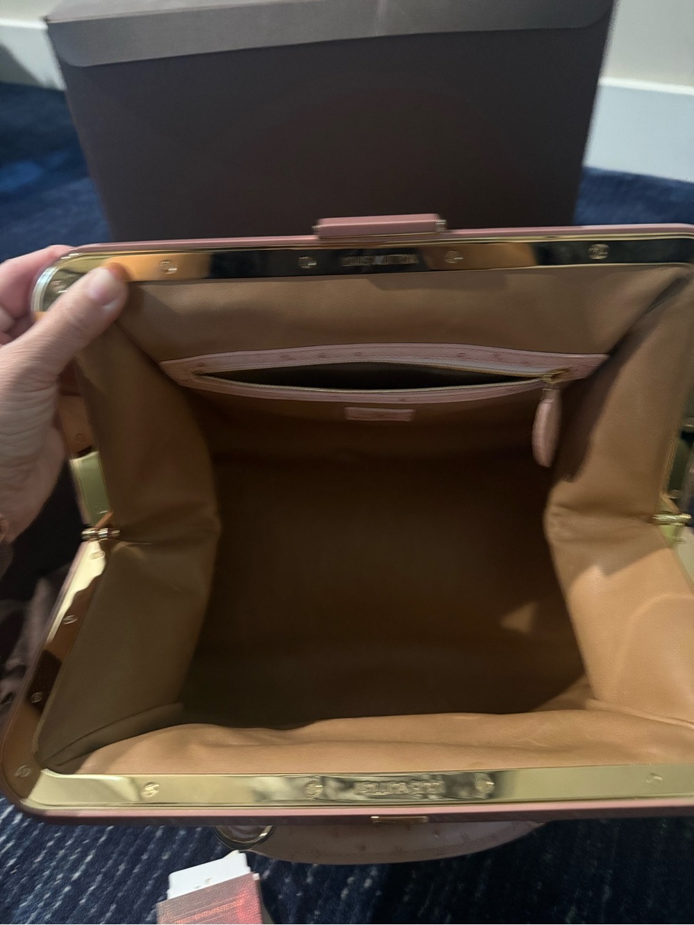 Louis Vuitton Pink Speedy Ostrich-Textured Top Handle Bag. Incredibly rare. - Picture 10 of 15